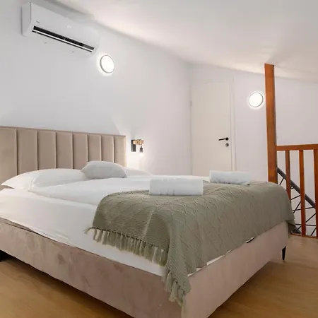 Prestige Makarska