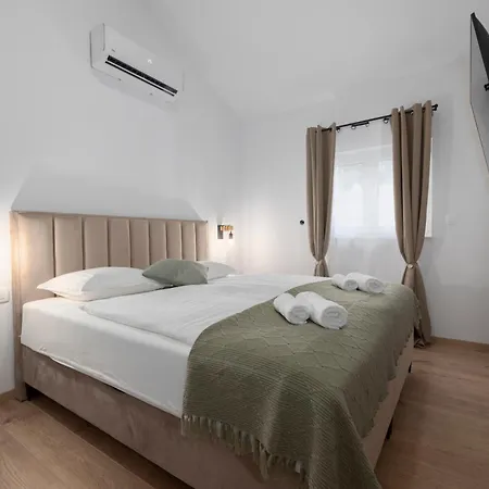Prestige Makarska